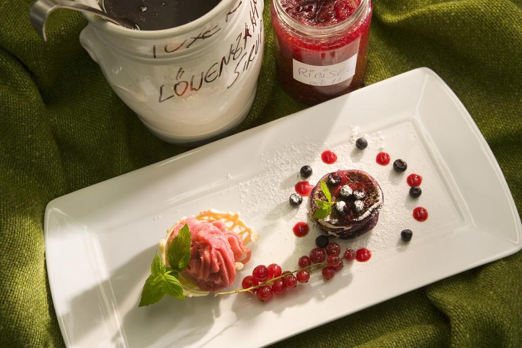 Natur- & Wanderhotel Tuxertal Екстер'єр фото