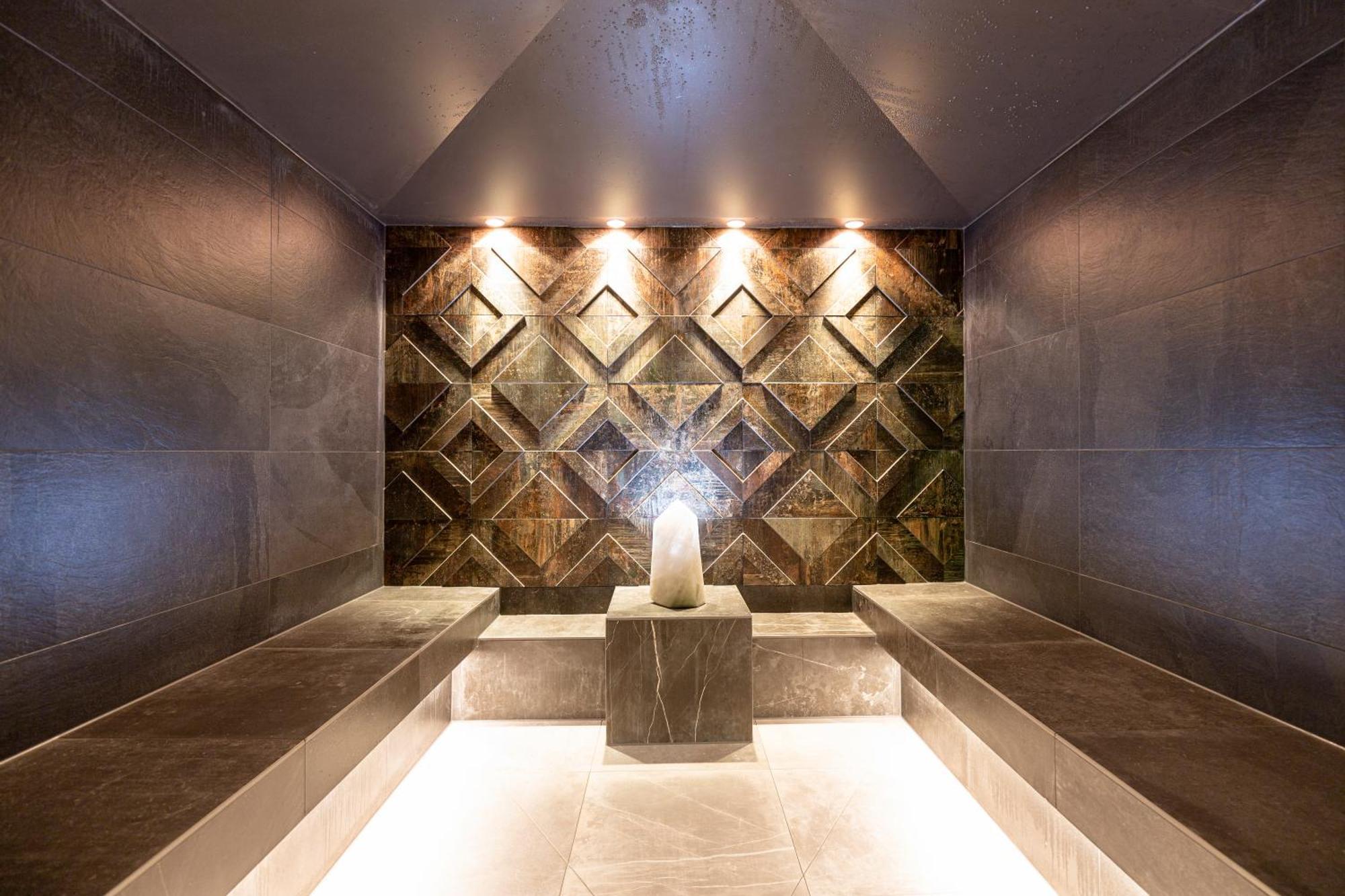 Natur- & Wanderhotel Tuxertal Екстер'єр фото