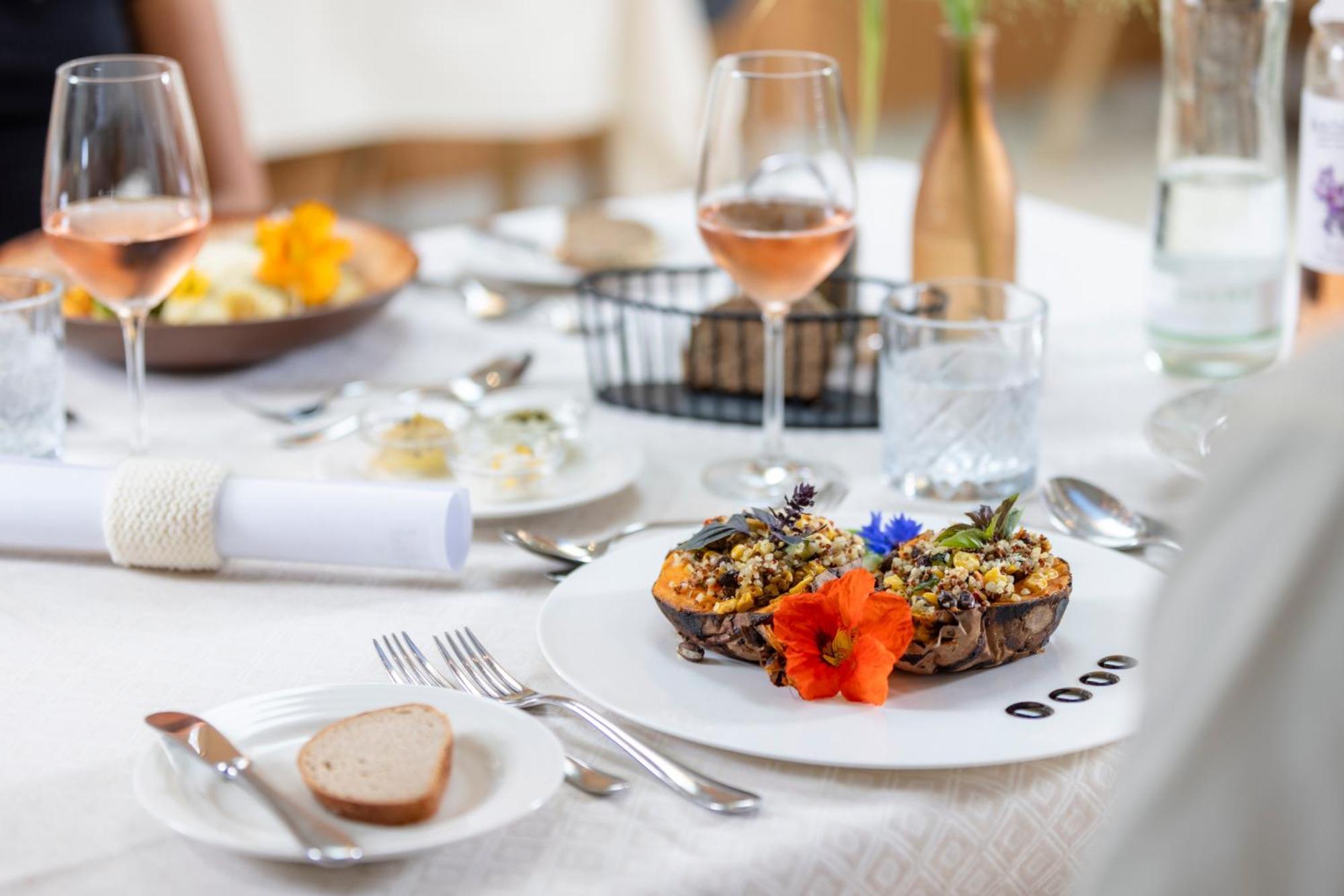 Natur- & Wanderhotel Tuxertal Екстер'єр фото