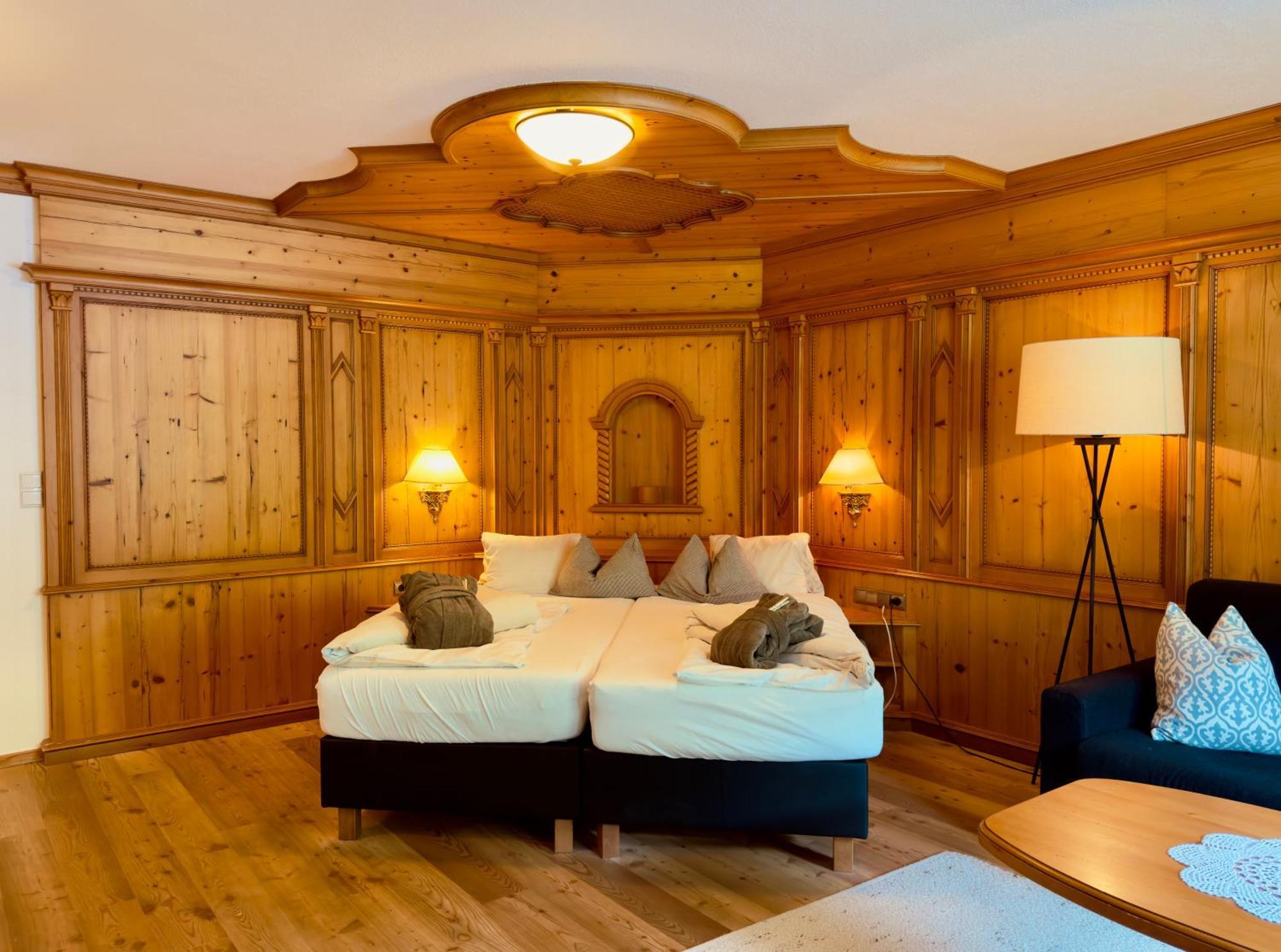 Natur- & Wanderhotel Tuxertal Екстер'єр фото