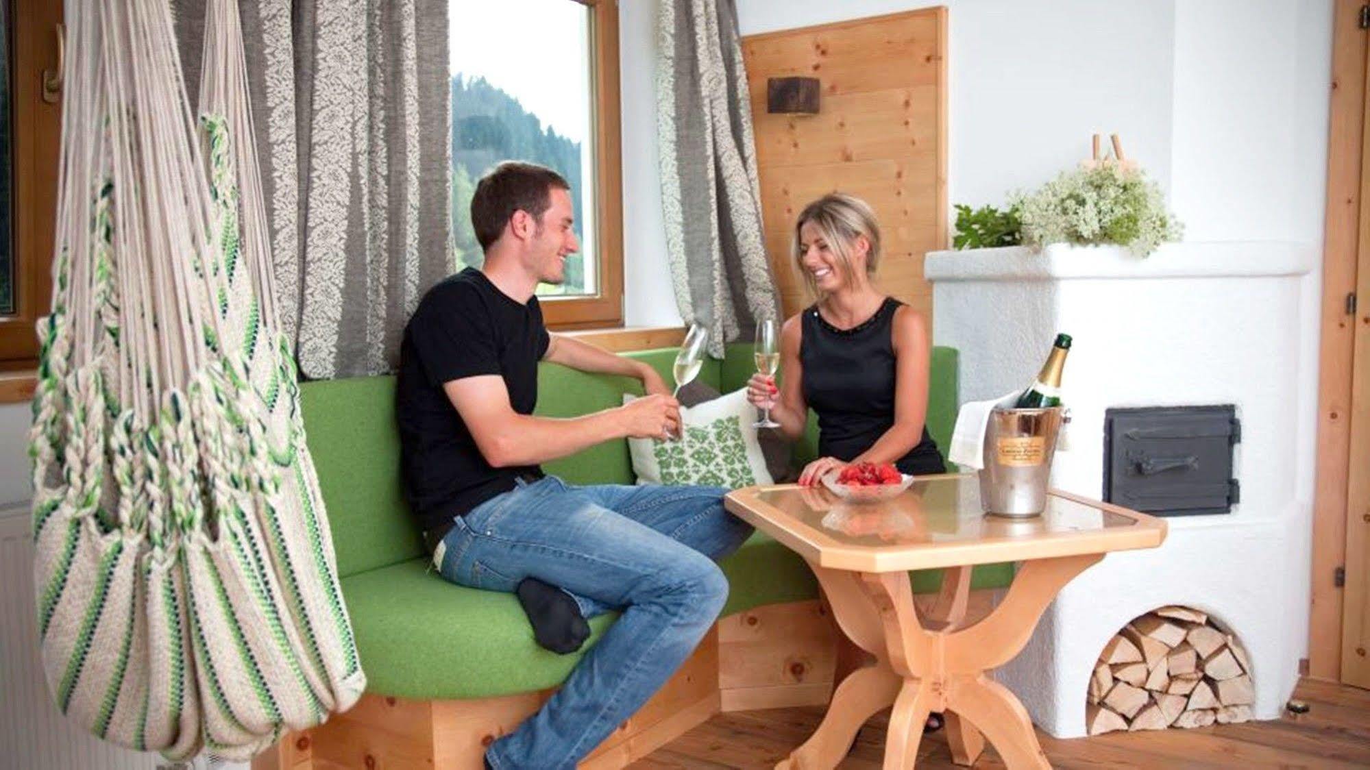 Natur- & Wanderhotel Tuxertal Екстер'єр фото